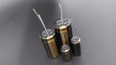 10 Condensatori Elettrolitici Assiali 2,2 µF 63V – Formato 13x5 Mm, Per Apparecchiature Audio E Video, Lunga Durata A 105°C
